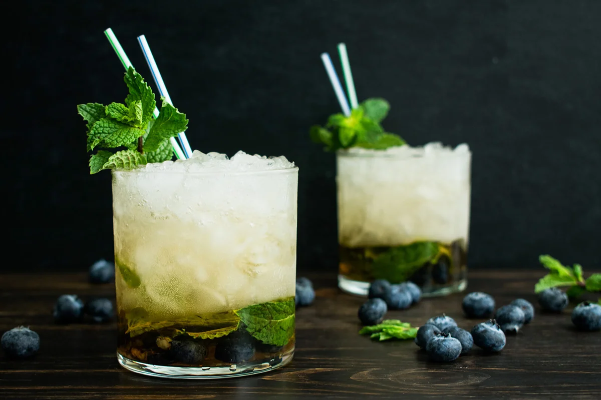 Blueberry Mint Julep Cocktails with Garnish
