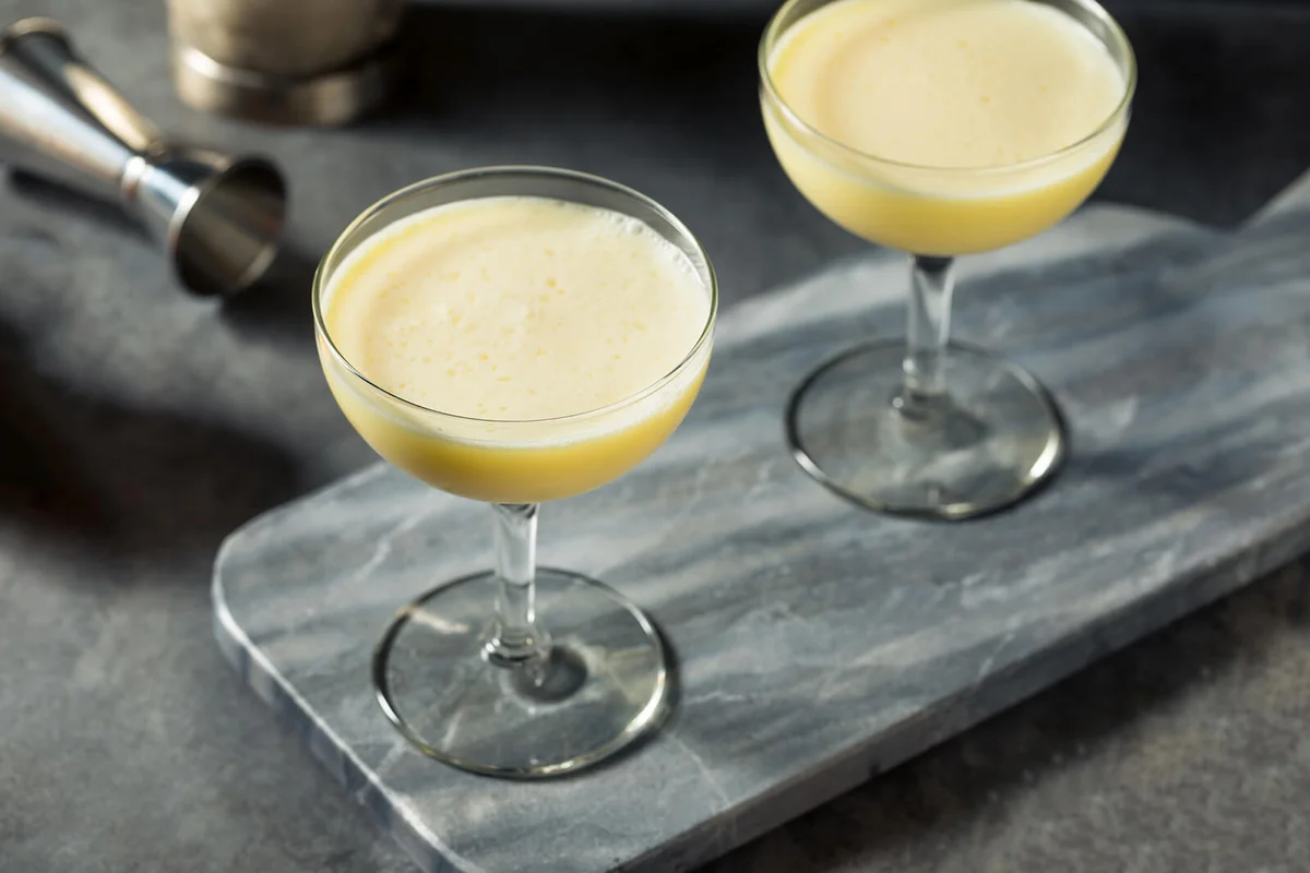 Refreshing Boozy Golden Dream Cocktail