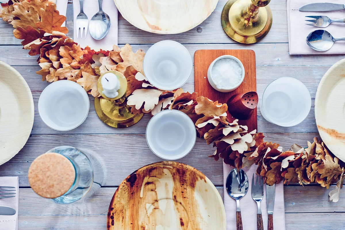 Place setting with autumn decoration