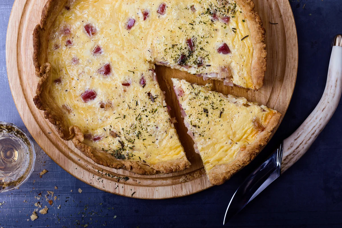 Bacon cheddar quiche lorraine