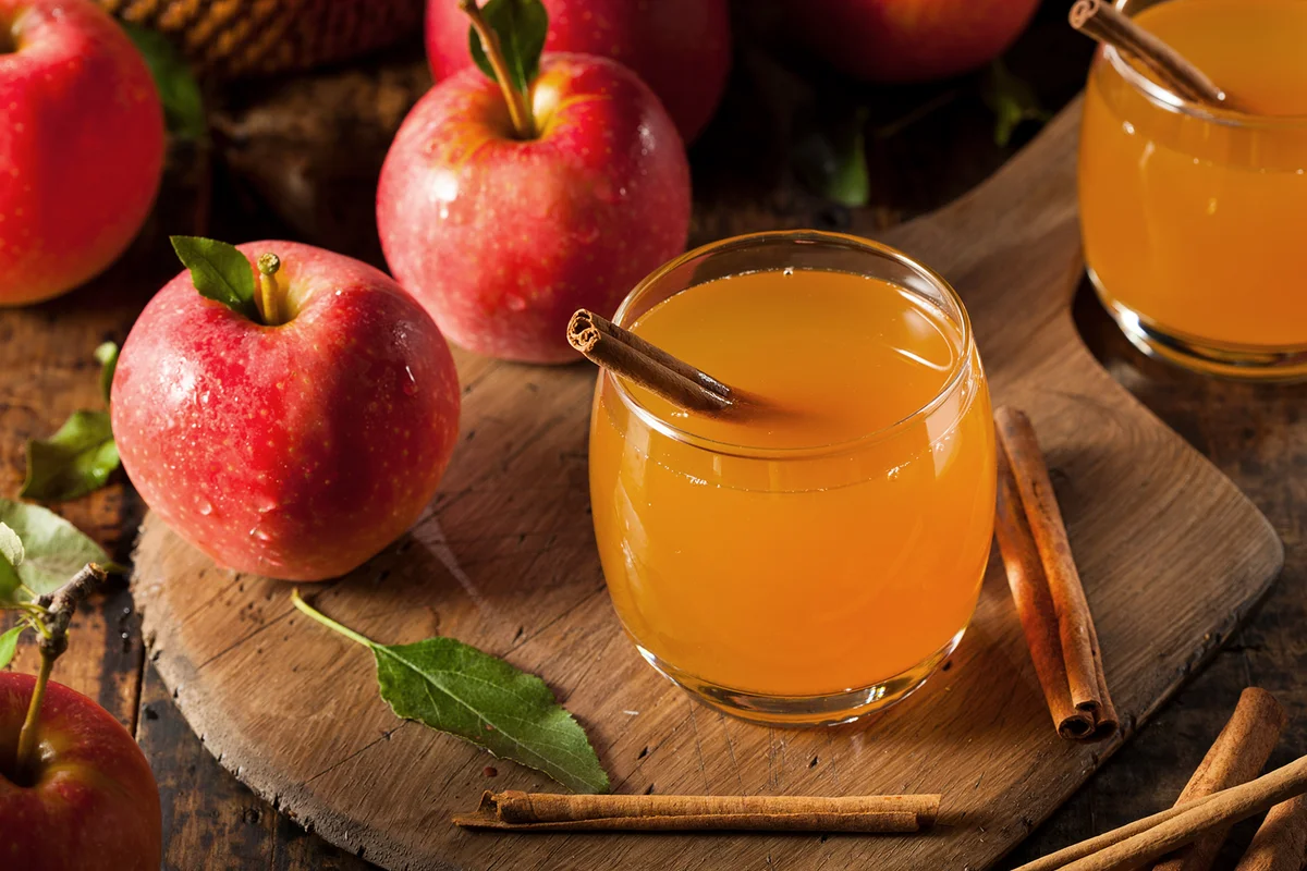 Hot Apple Cider With Cinnamon
