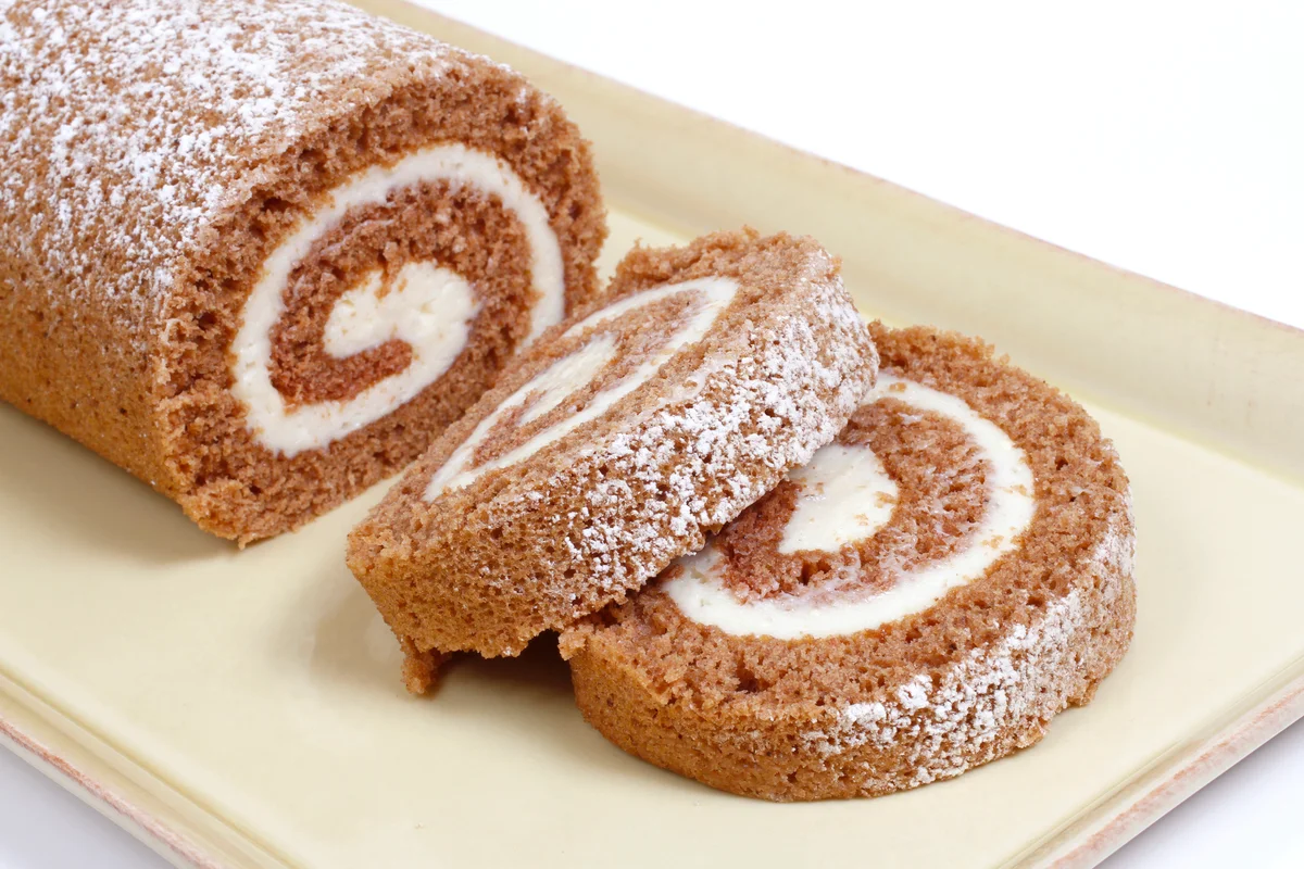 Pumpkin roll cake