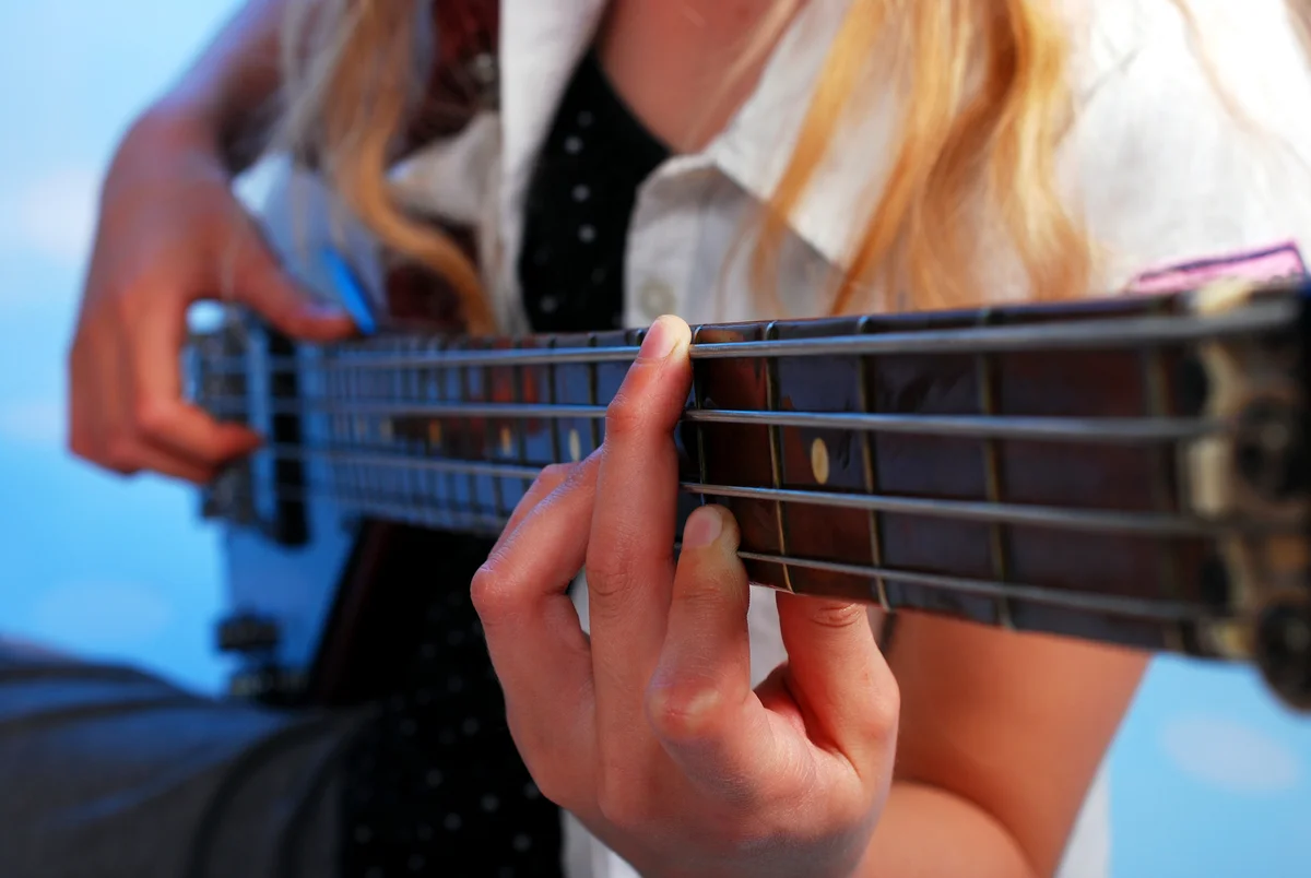 bass guitar chord