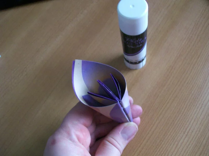 origami paper flower -- step 7