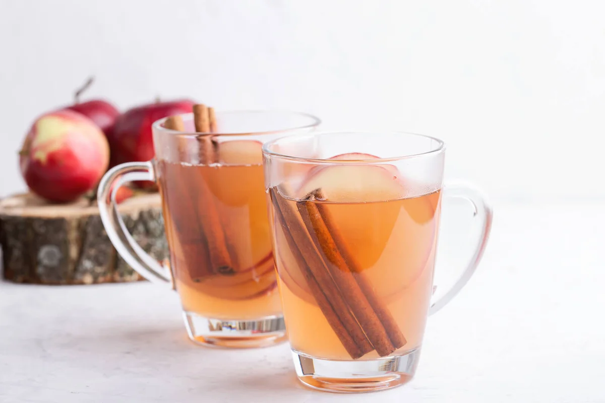 Hot cozy autumn and winter mulled cider drinks