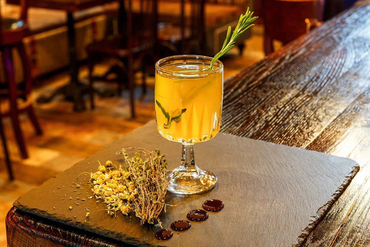 Mulled wine white honey | Photo 89540519 © Aksakalko | Dreamstime.com