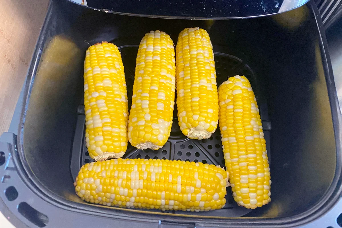 Cooking fresh corn on the cob in an air fryer