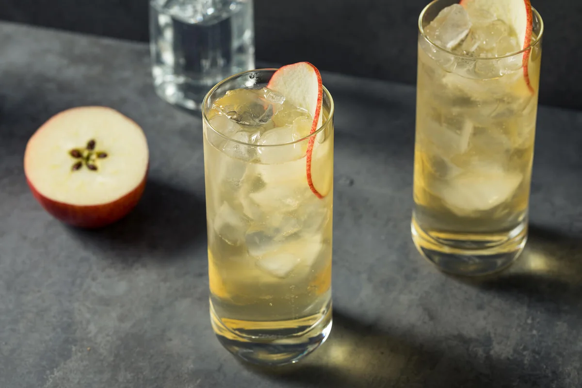 Boozy Refreshing Calvados and Tonic Apple Cocktail