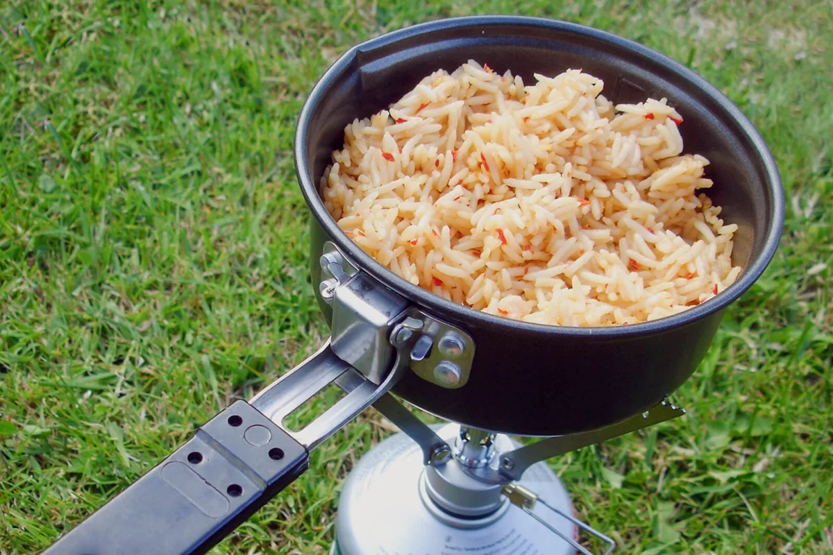Cooking rice with gas
