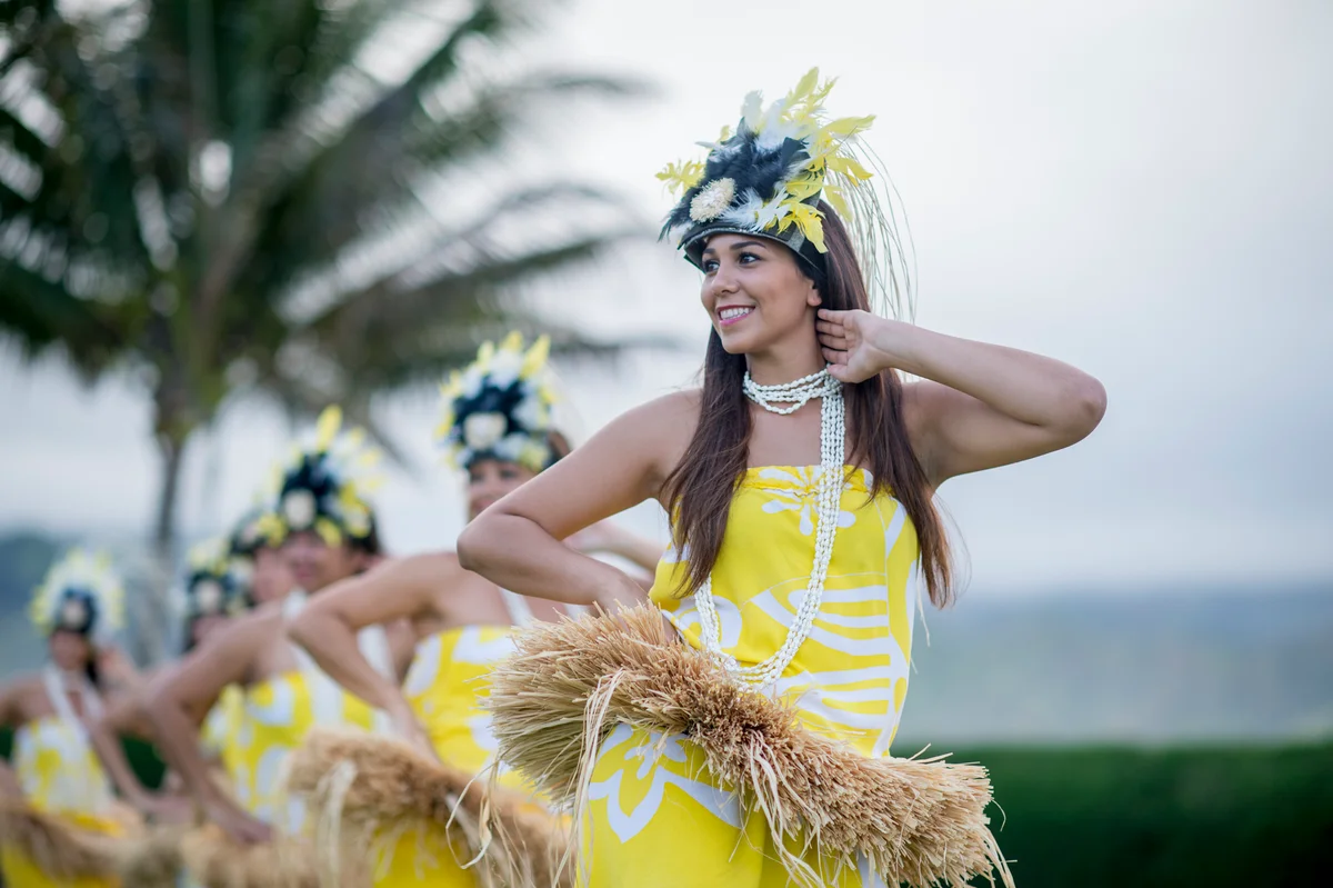 Hawaiian dancers at luau