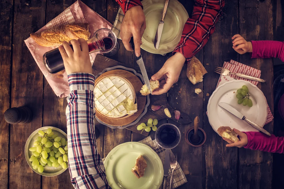 French rustic dinner table