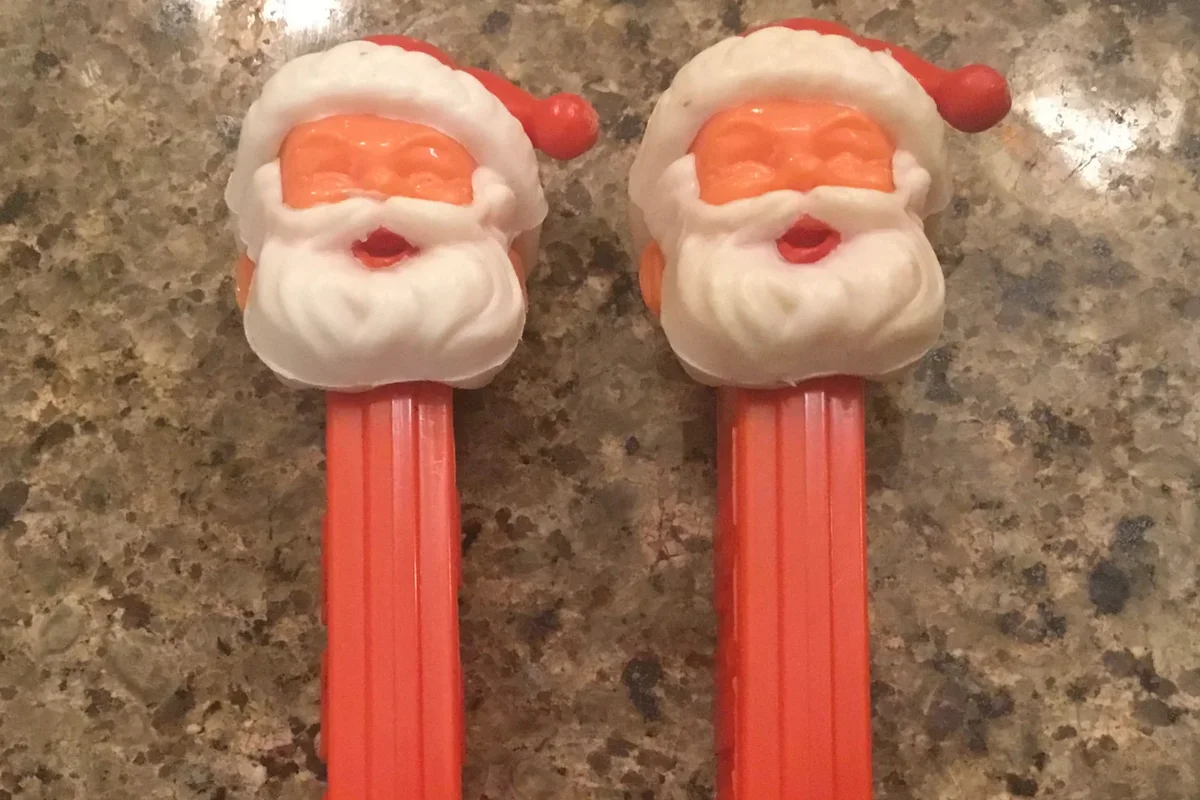 Kitsch 1960s Pez Dispenser. Footless Vintage US Patent No 2.620.061. Rare Vintage Retro Santa Claus Coleccionable