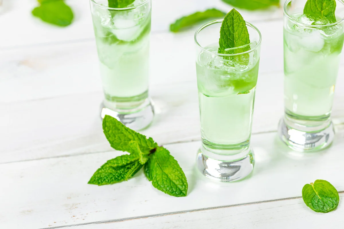 Mint Liqueur Cocktail Shots with Ice