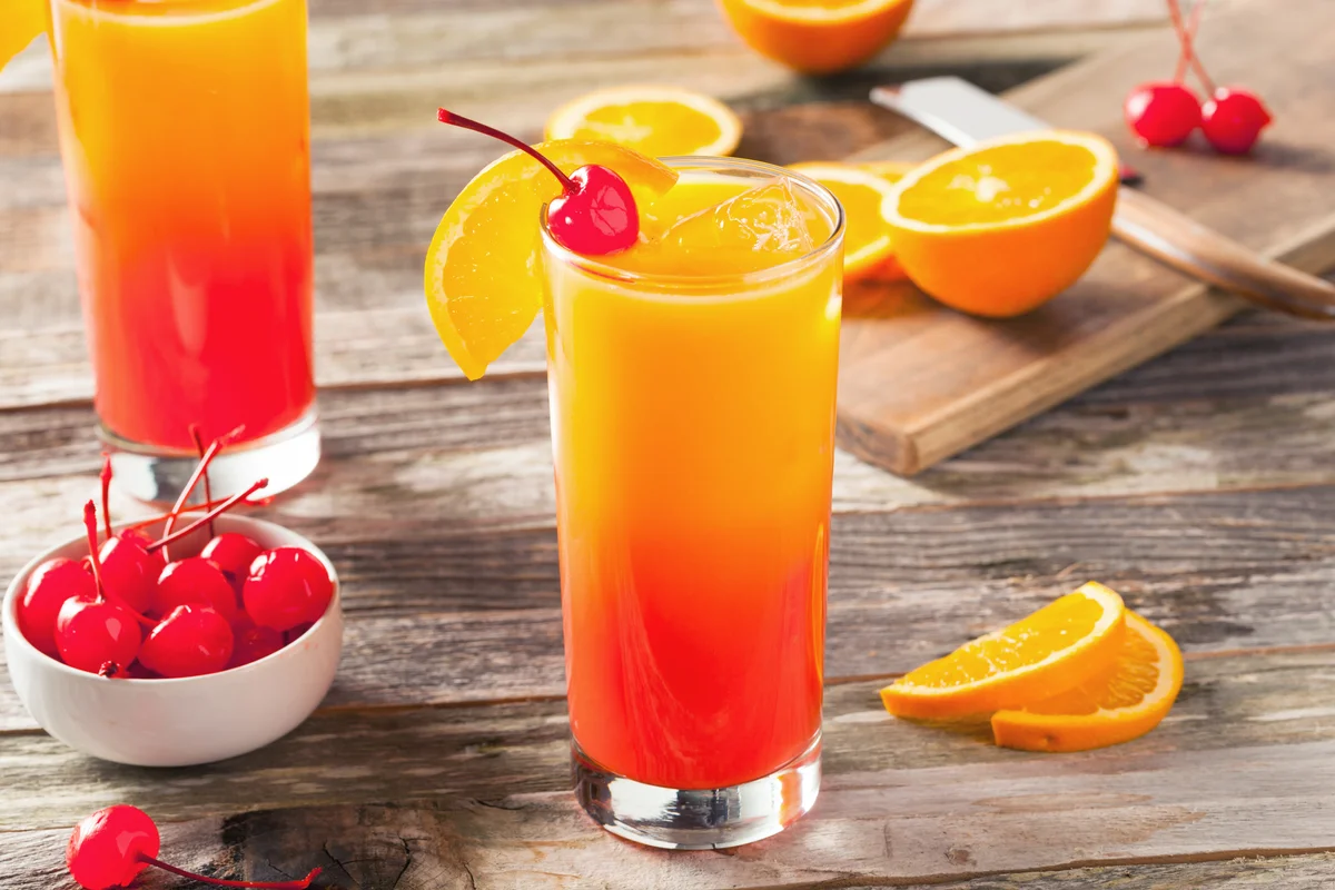 Field Goal Highball, oranges and cherries