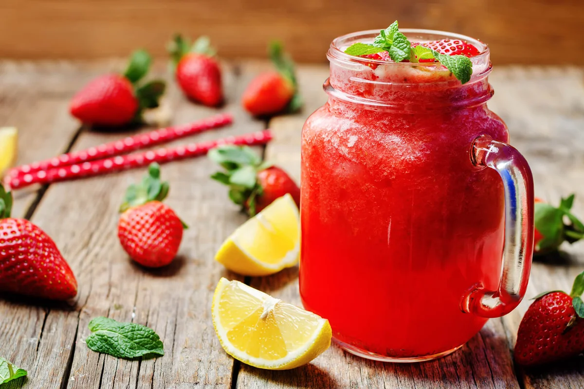 Strawberry lemonade