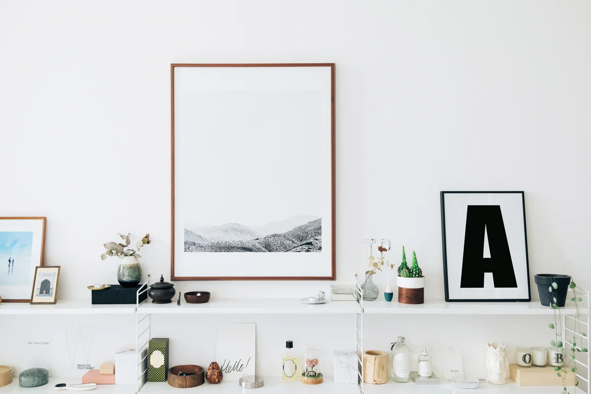 A well decorated and stylish shelving unit