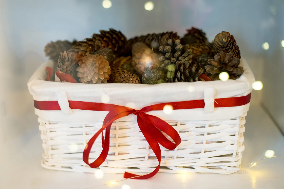 DIY Scented Pinecones