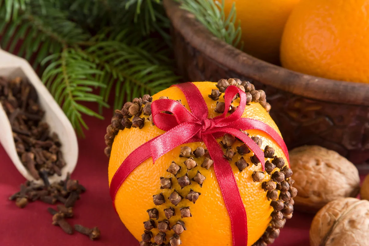 Aromatic pomander