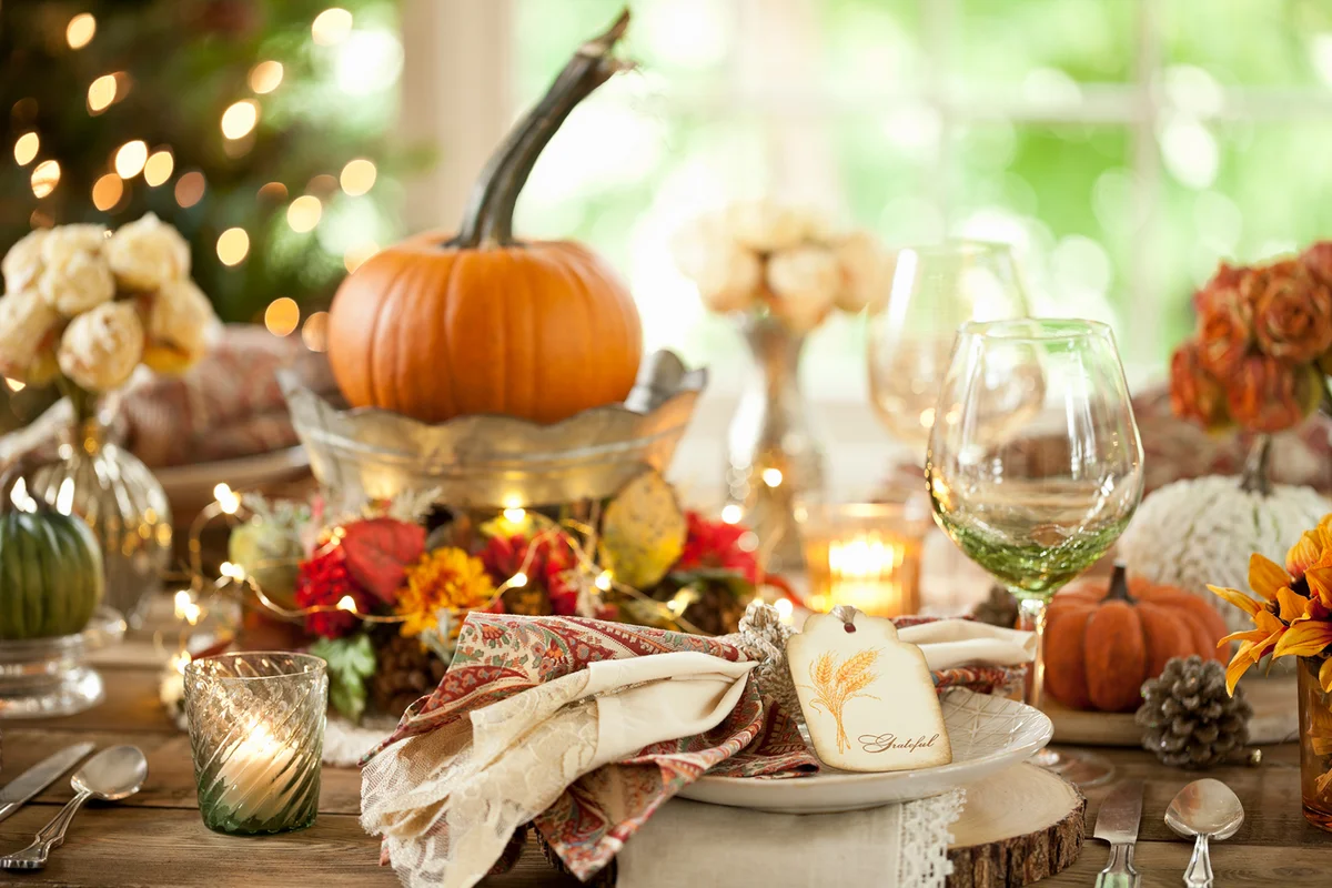 Thanksgiving dining table elegant place setting