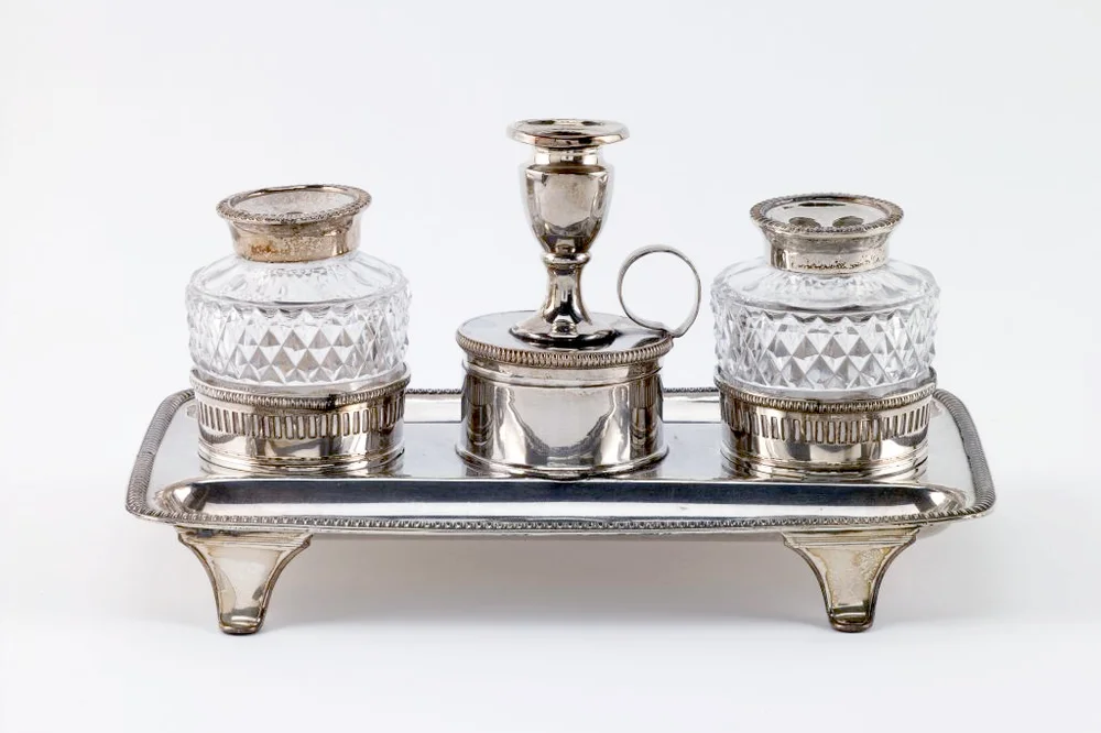 English inkwell with Silverplate and glass