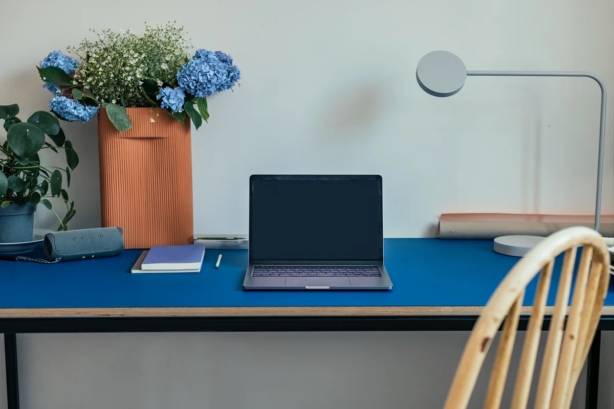 Small home office decorated in blue tones