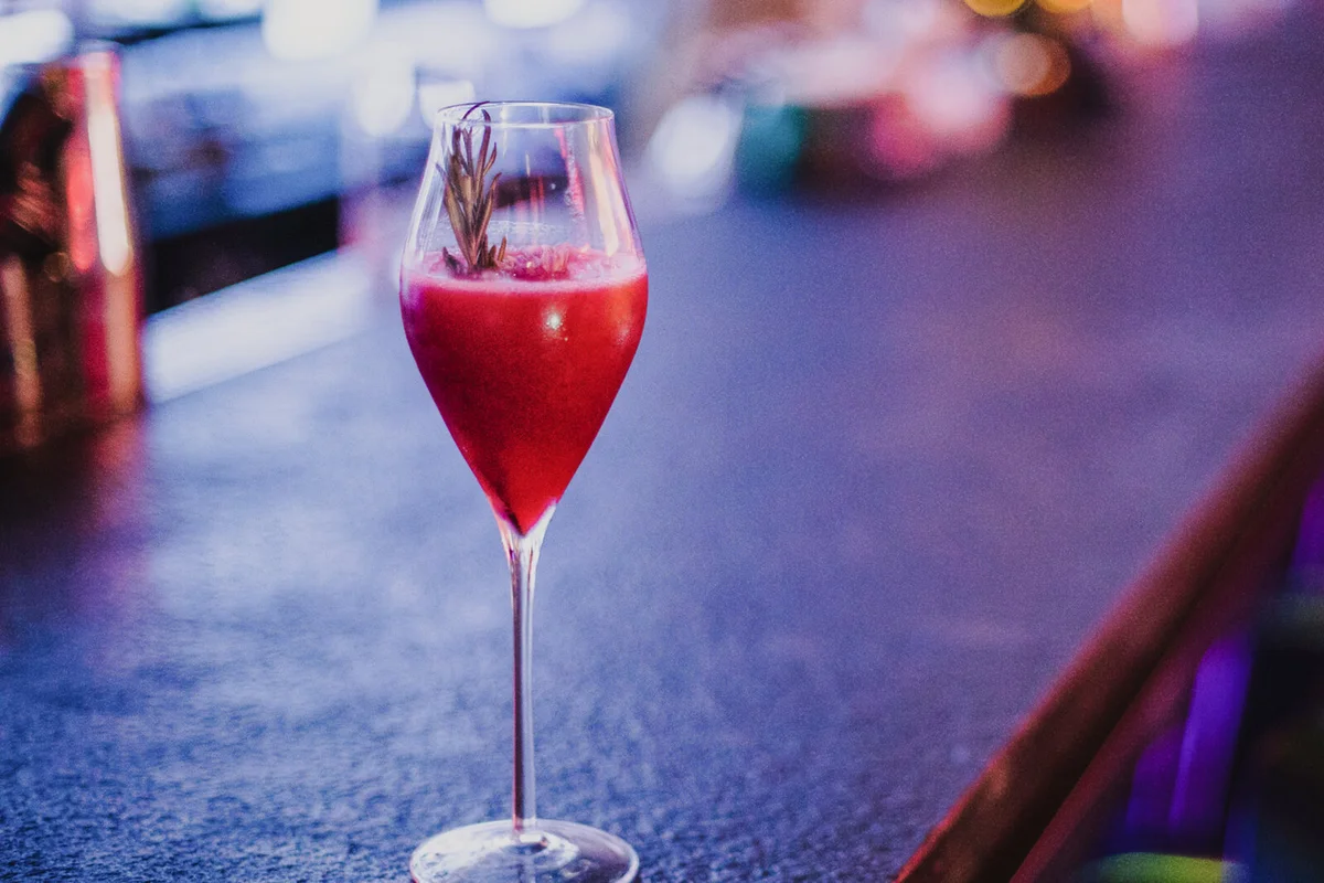 Cocktail drinks on a bar count ready to drink