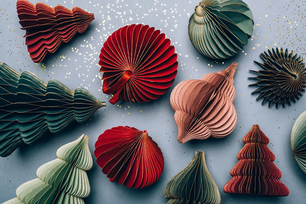 Trendy paper Christmas tree baubles