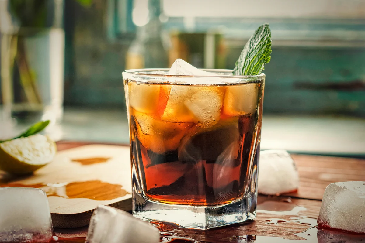 Nonalcoholic Dark and Stormy Mocktail