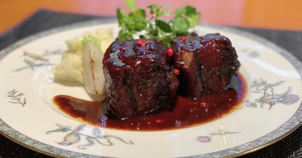 Red Wine Reduction Sauce Recipe That Will Definitely Impress