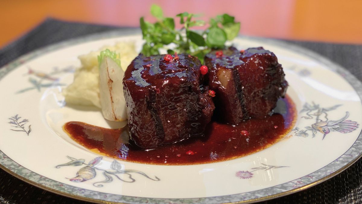 Red Wine Reduction Sauce Recipe That Will Definitely Impress