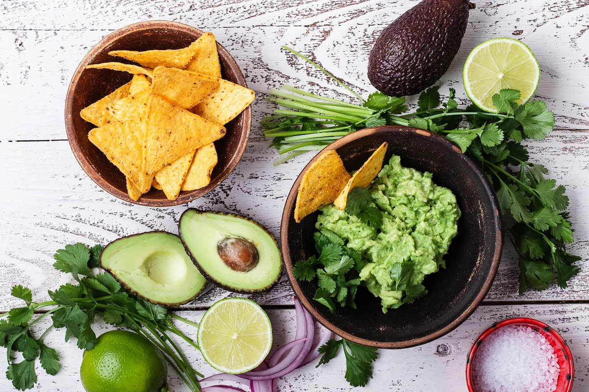 Making guacamole sauce