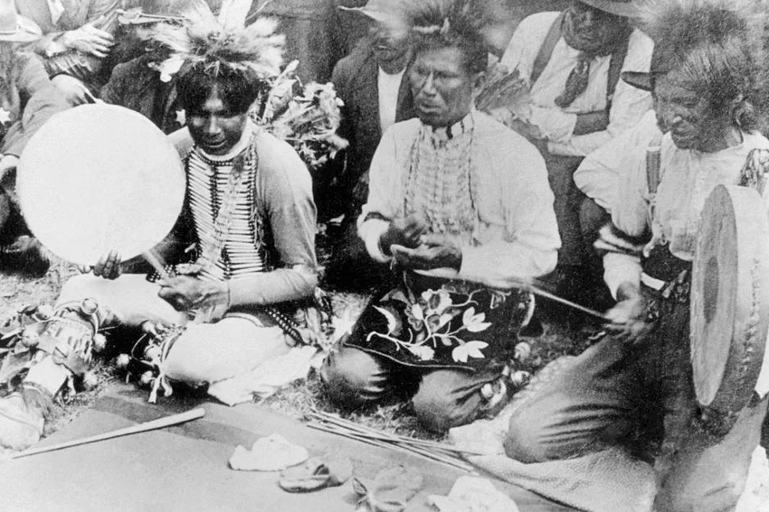Ojibwe ceremony 1909