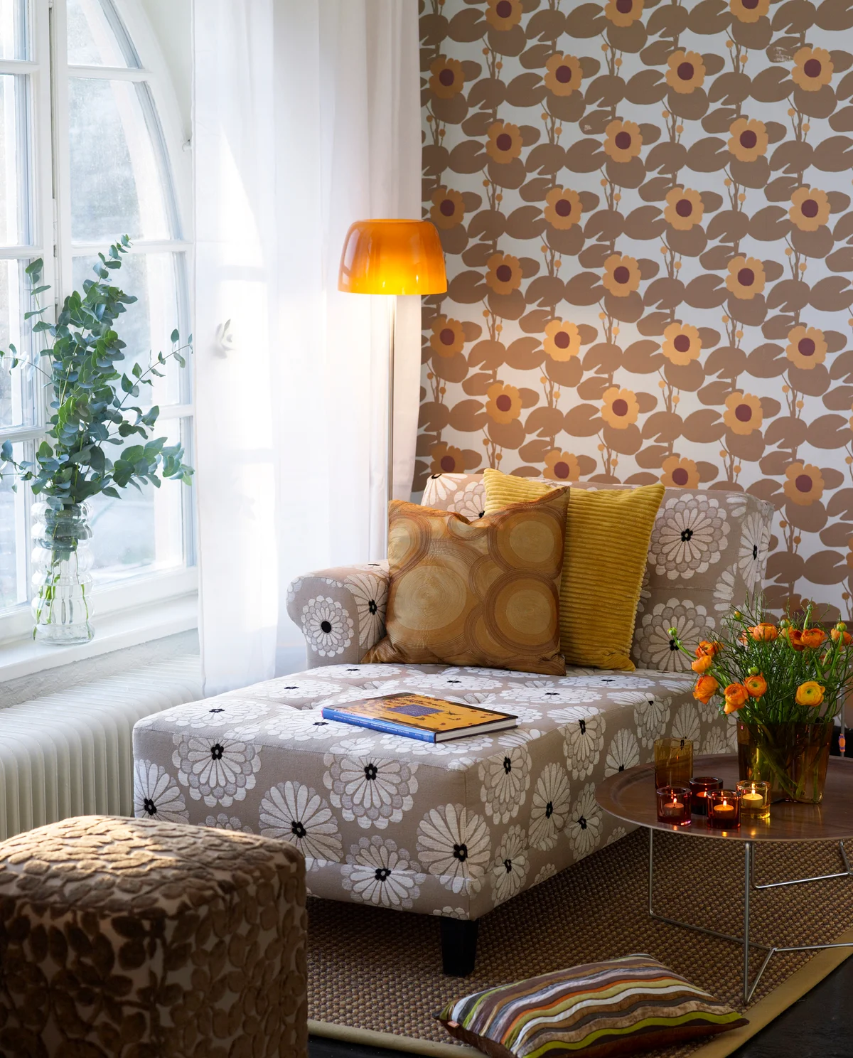 retro inspired wallpaper in a reading nook