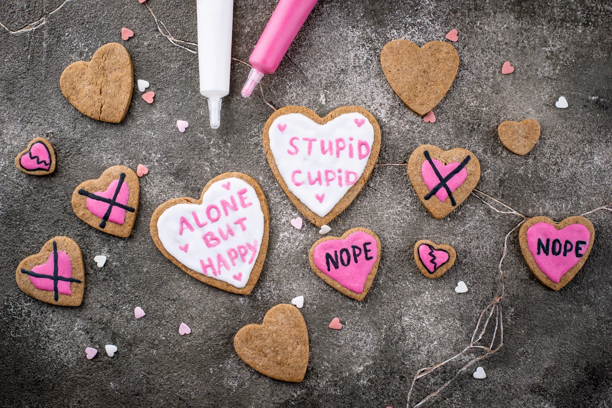 Anti-Valentine day cookies