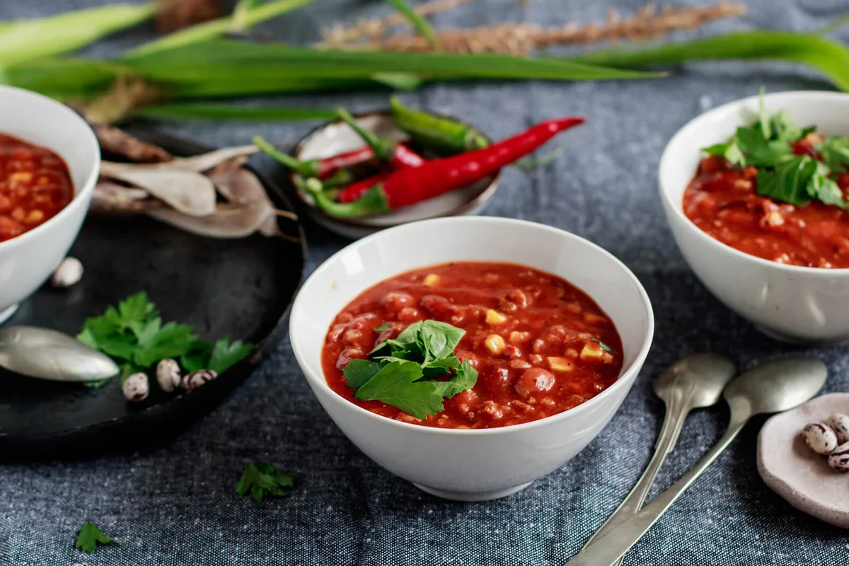 Chili con carne with beef and corn