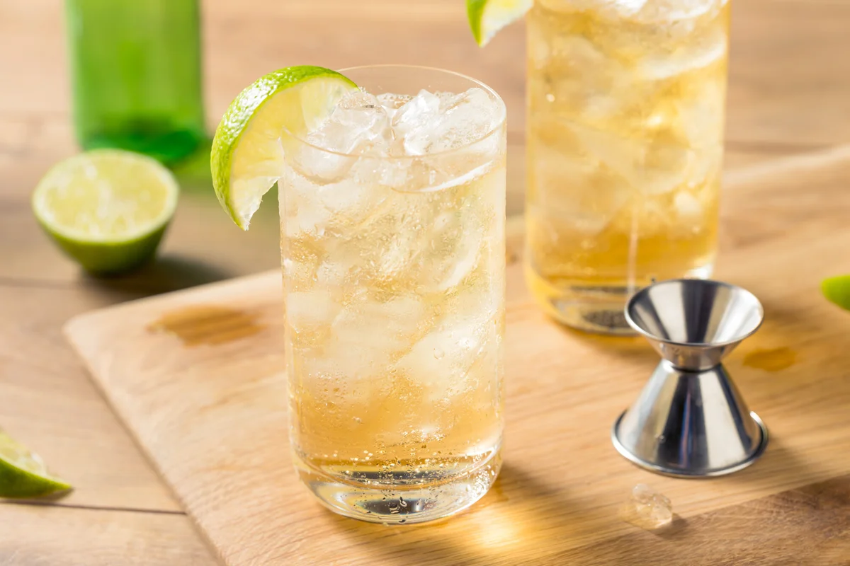 whiskey and ginger cocktail