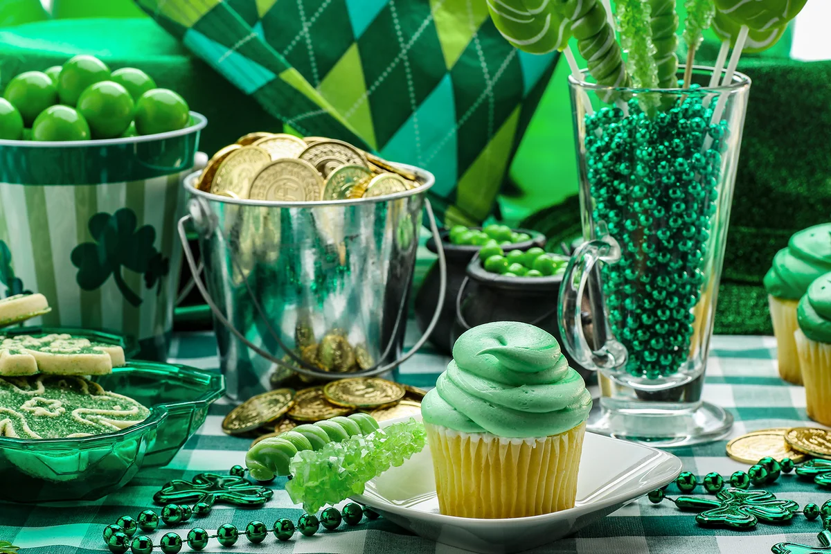 St Patrick's day party favors and food