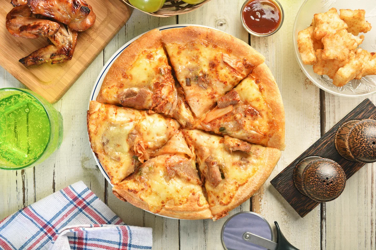 Korean kimchi pork pizza