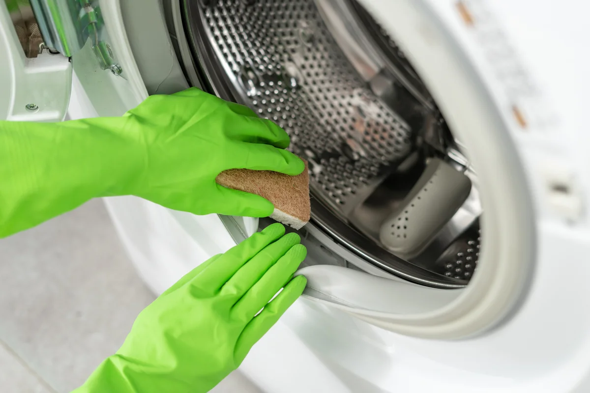 cleaning a front-load washing machine