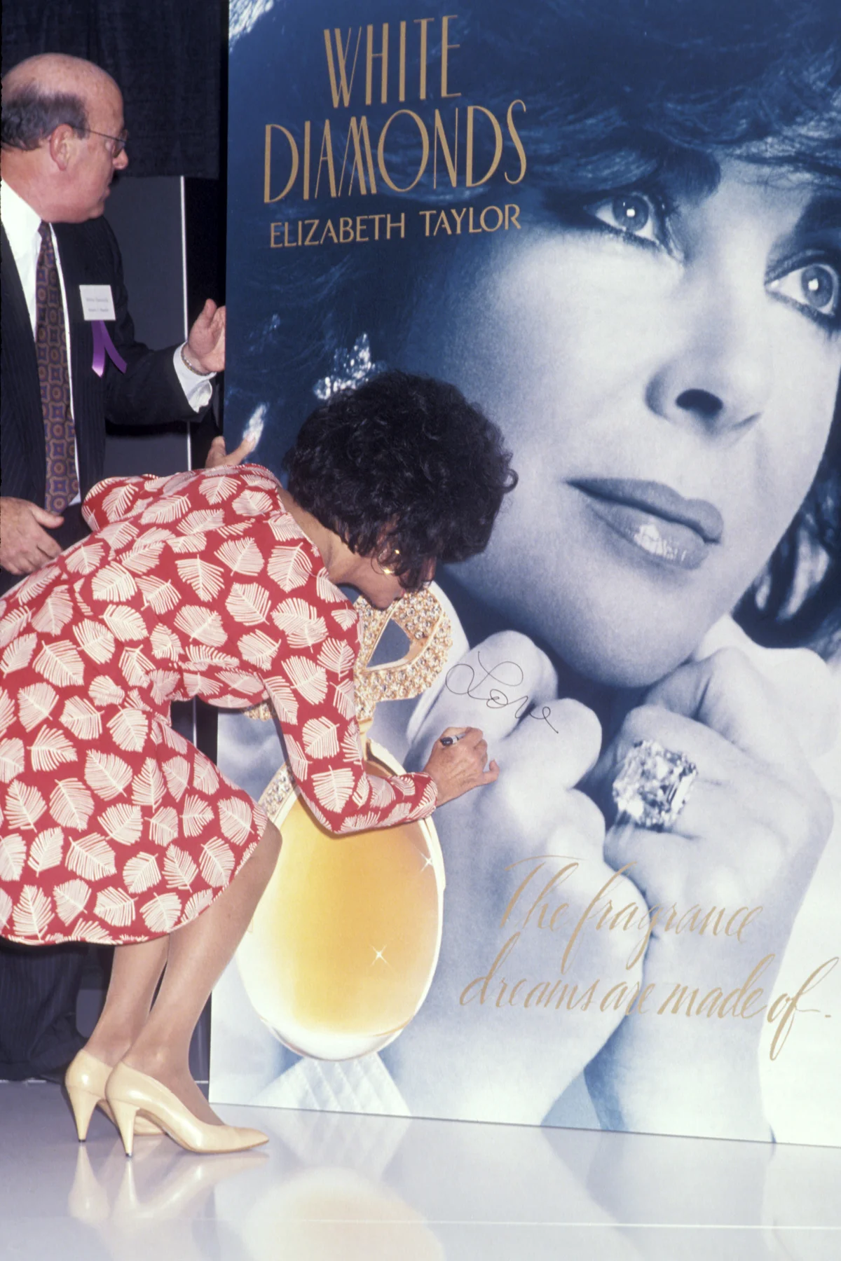 Elizabeth Taylor Holds A Press Conference For Her New Perfume "White Diamonds"