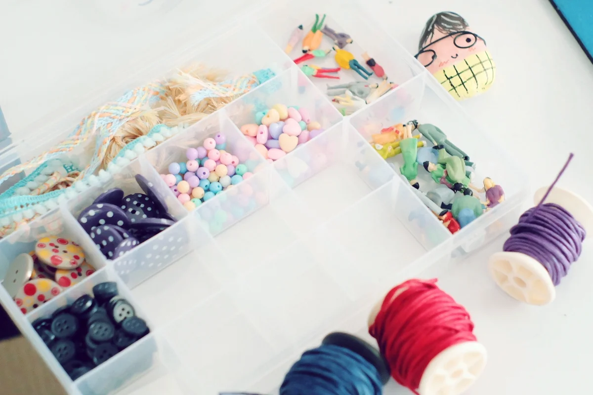 Storage containers
