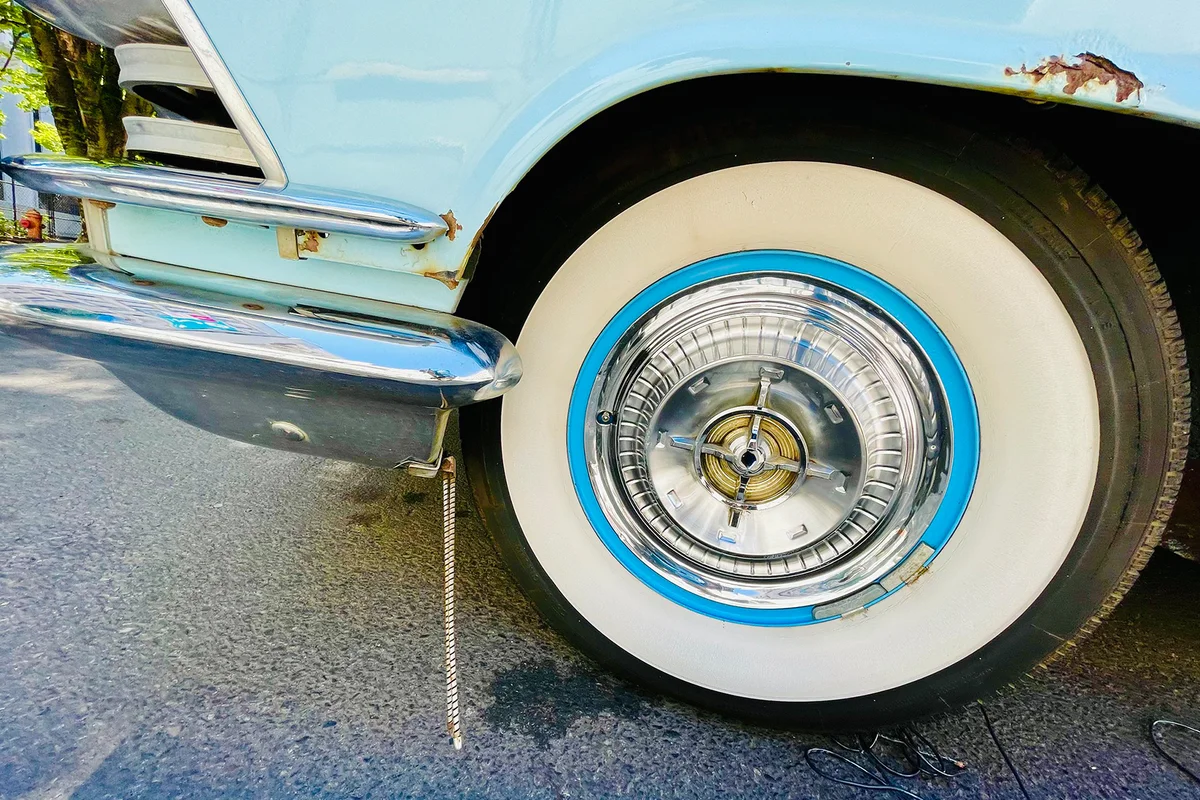 Curb feeler. It’s a Buick!