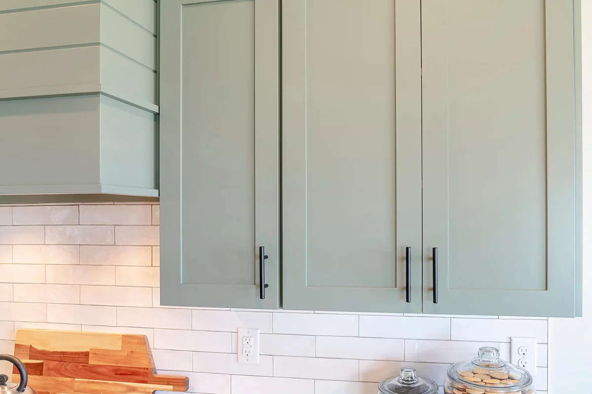 Upper Kitchen Cabinets