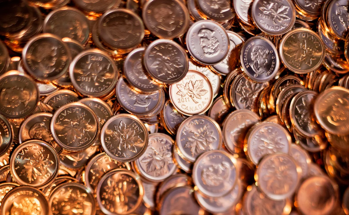 pile of Canadian pennies