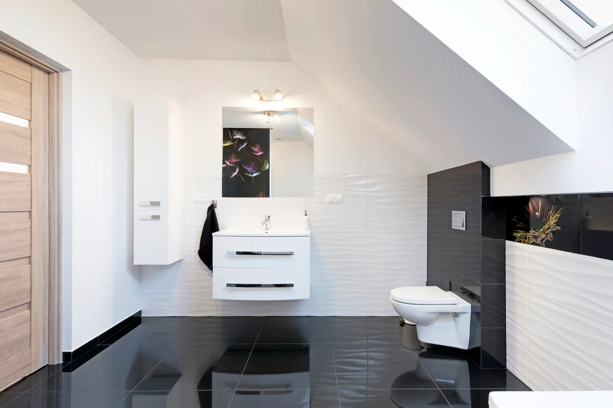 Comfortable bathroom with slim storage unit