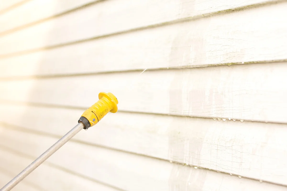 Pressure washing the house side