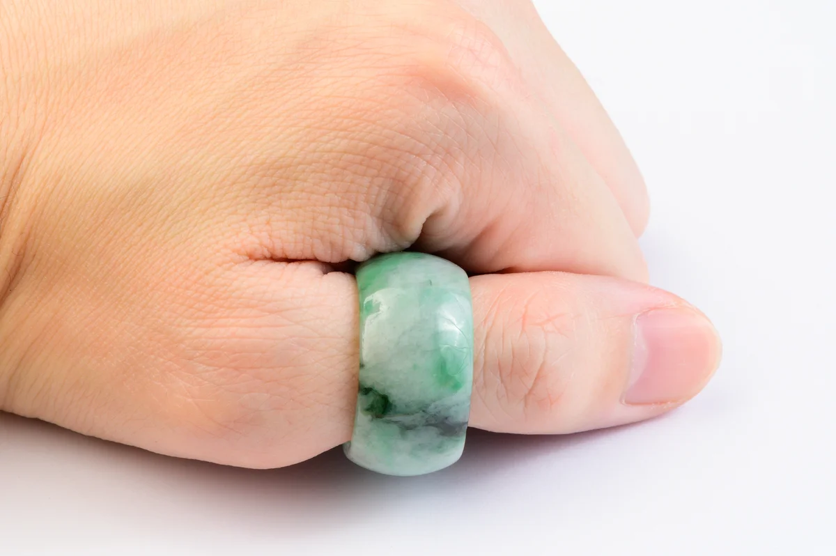 green jade thumb ring