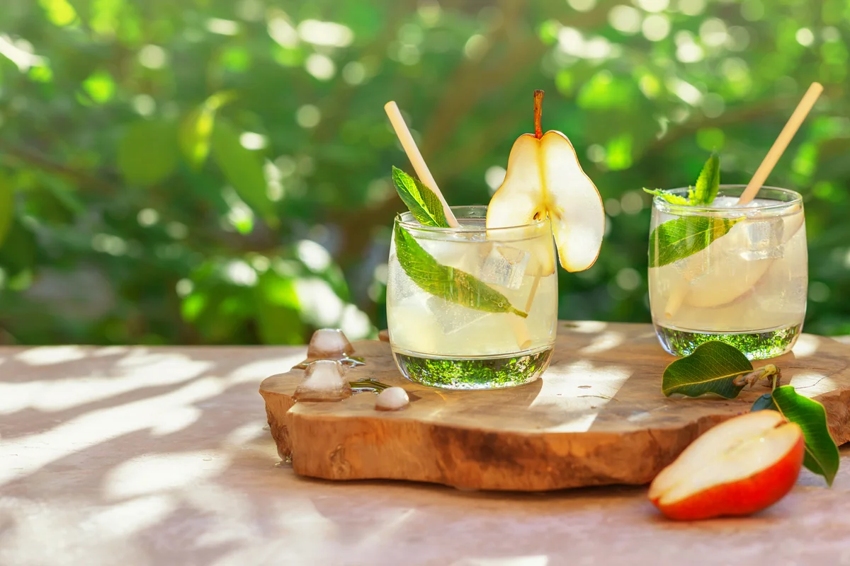 Pear mojito