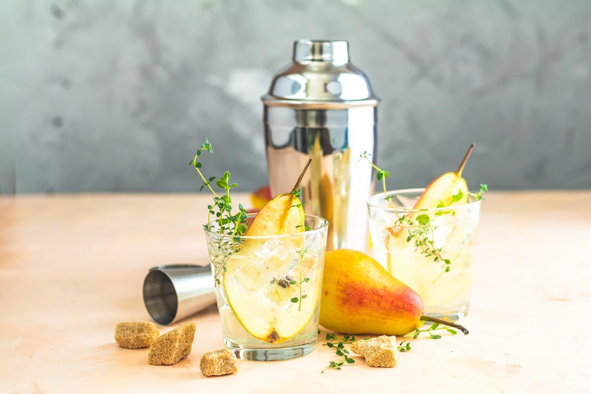 drink with pear and thyme