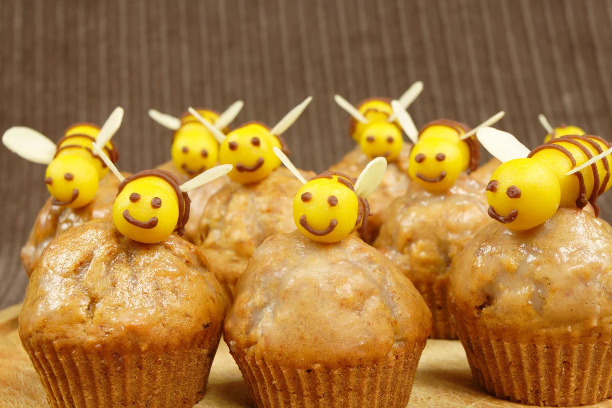 Bee muffins